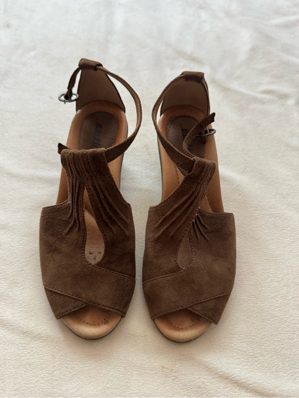 Earth Caper wedge sandals